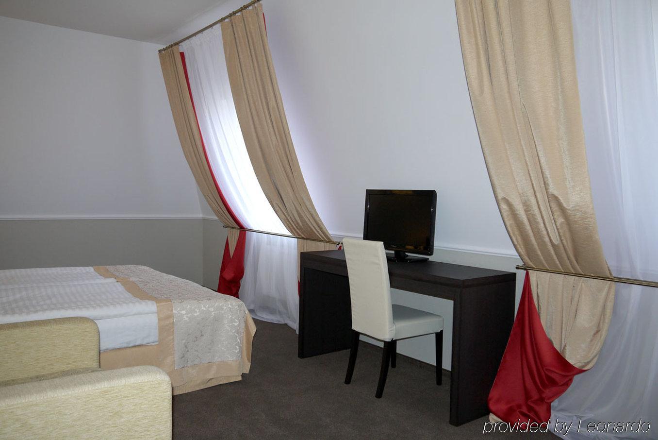 Optima Kropyvnytskyi Hotel Room photo